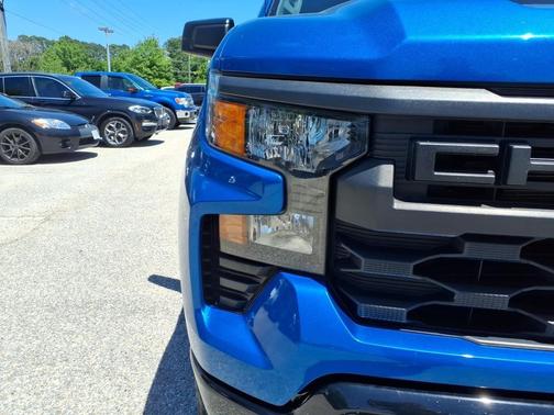 Glacier Blue Metallic 2022 Chevrolet Silverado 1500 Custom Trail Boss