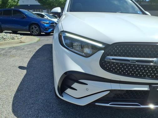 Polar White 2025 Mercedes-Benz GLC 300 4MATIC