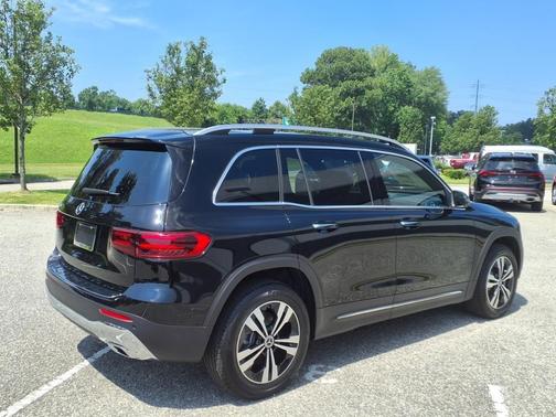 BLACK 2025 Mercedes-Benz GLB 250 Base