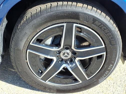 Starling Blue Metallic 2026 Mercedes-Benz GLC 300 4MATIC