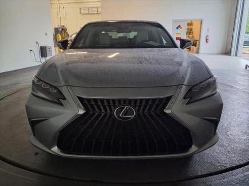 2025 Lexus ES 350 Ultra Luxury