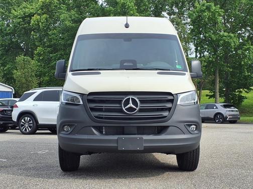 2025 Mercedes-Benz Sprinter 2500 Standard Roof