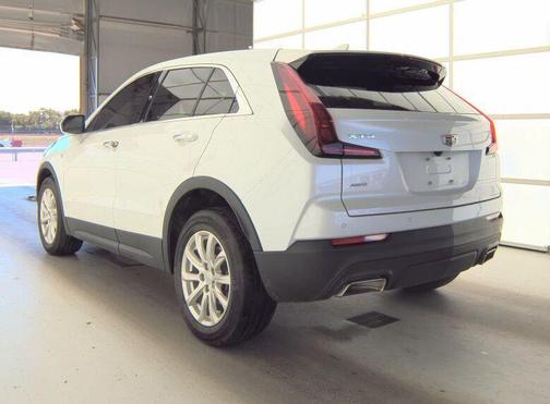 Crystal White Tricoat 2023 Cadillac XT4 Luxury
