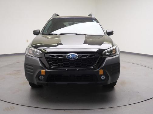 Crystal Black Silica 2022 Subaru Outback Wilderness