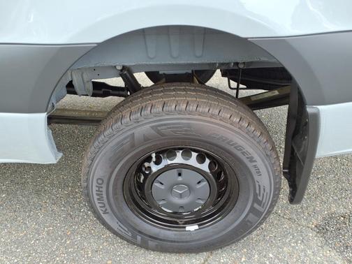 2025 Mercedes-Benz Sprinter 2500 Standard Roof