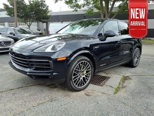 Moonlight Blue Metallic 2023 Porsche Cayenne Cayenne E-Hybrid Platinum Edition