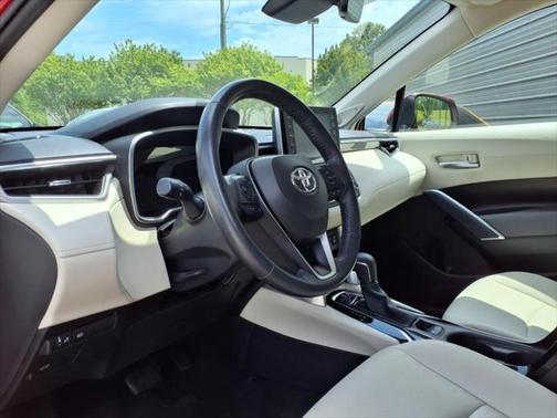 2022 Toyota Corolla Cross XLE