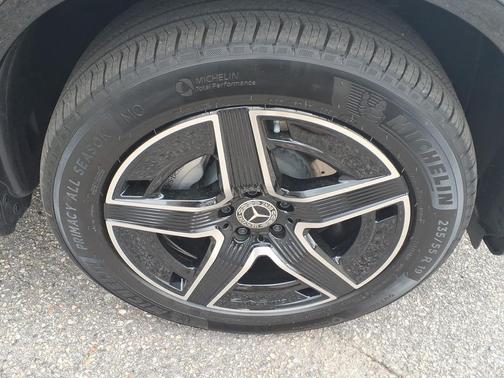 Black 2026 Mercedes-Benz GLC 300 Base