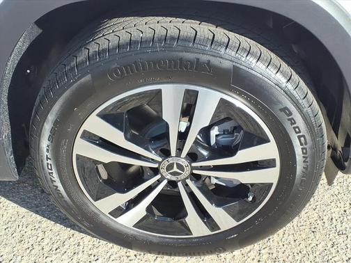 Polar White 2026 Mercedes-Benz GLB 250 4MATIC