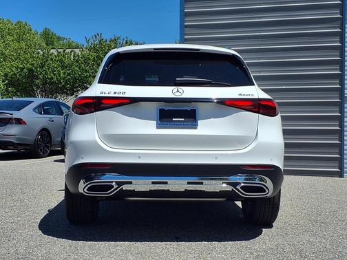 2025 Mercedes-Benz GLC 300 4MATIC