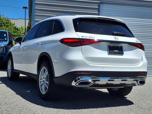 2025 Mercedes-Benz GLC 300 4MATIC