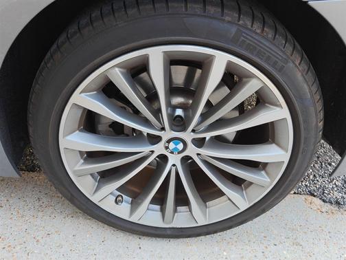 Skyscraper Gray Metallic 2023 BMW 530 i