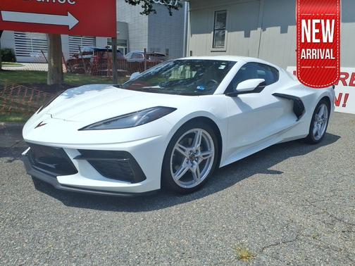 Arctic White 2022 Chevrolet Corvette Stingray w/2LT