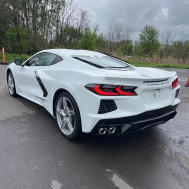 Arctic White 2022 Chevrolet Corvette Stingray w/2LT