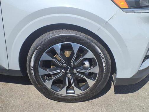 2022 Kia Carnival EX