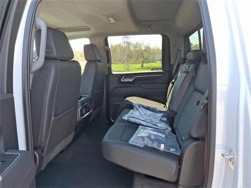 2025 GMC Sierra 2500 SLT