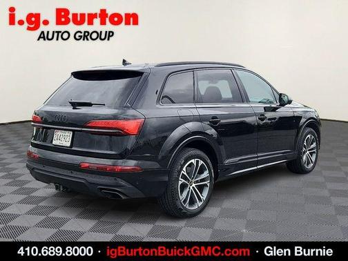 Mythos Black Metallic 2025 Audi Q7 45 Premium Plus