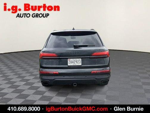 Mythos Black Metallic 2025 Audi Q7 45 Premium Plus