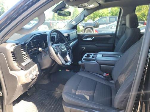 Onyx Black 2024 GMC Sierra 1500 SLE
