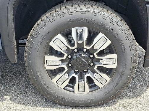 2025 GMC Sierra 2500 Denali