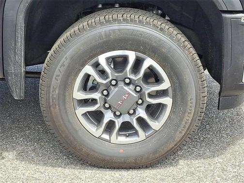 2025 GMC Sierra 2500 SLT