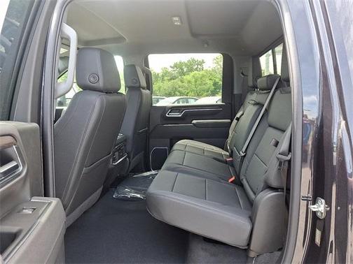 2025 GMC Sierra 2500 SLT