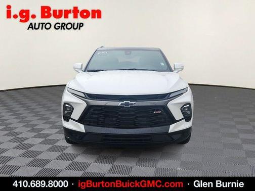 Iridescent Pearl Tricoat 2023 Chevrolet Blazer RS