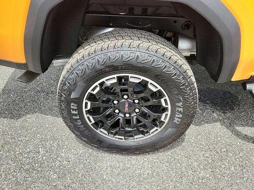 Desert Sun 2026 GMC Canyon AT4