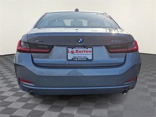 2023 BMW 330 i xDrive