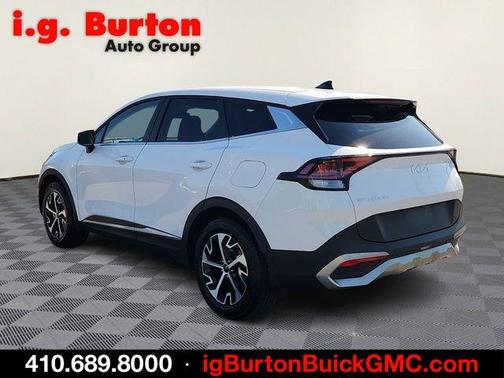White Pearl 2024 Kia Sportage EX