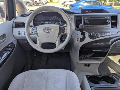 2013 Toyota Sienna LE