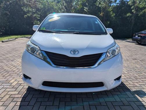 2013 Toyota Sienna LE