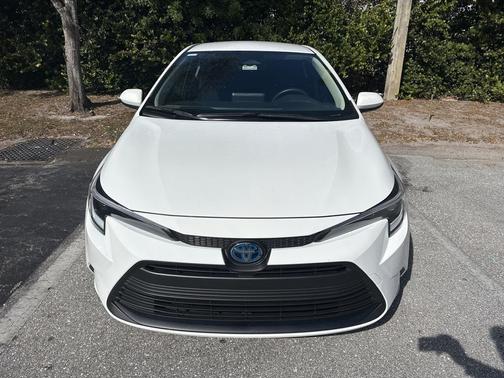 2025 Toyota Corolla Hybrid SE