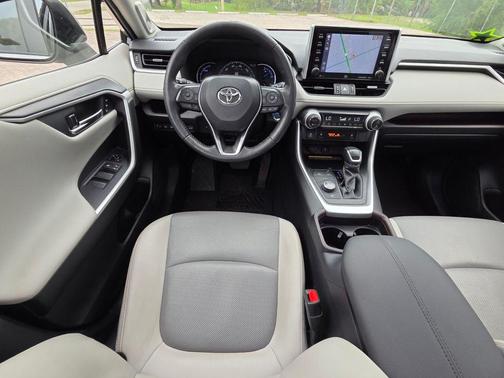 Silver Sky Metallic 2020 Toyota RAV4 Hybrid SE