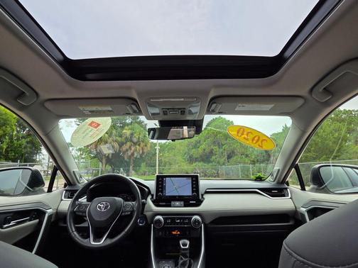 Silver Sky Metallic 2020 Toyota RAV4 Hybrid SE