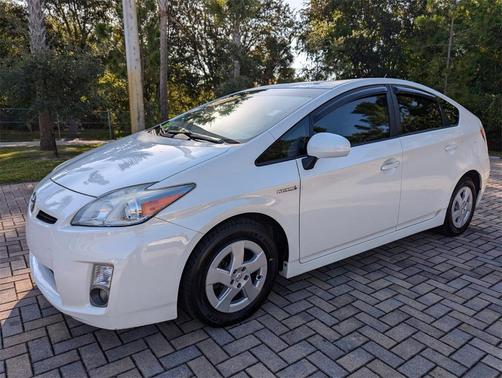 2010 Toyota Prius III