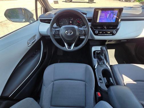 Classic Silver Metallic 2024 Toyota Corolla SE