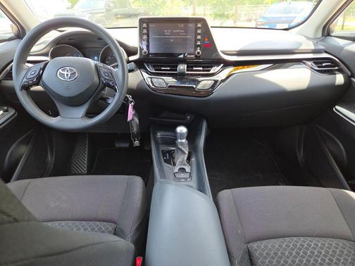 Blizzard Pearl 2021 Toyota C-HR LE