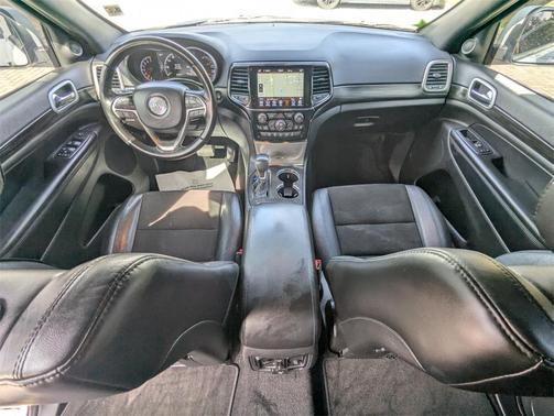 2022 Jeep Grand Cherokee Laredo