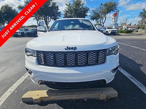 2022 Jeep Grand Cherokee Laredo