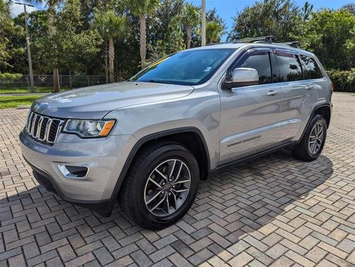2019 Jeep Grand Cherokee Laredo