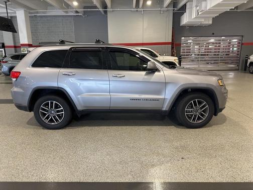 2019 Jeep Grand Cherokee Laredo