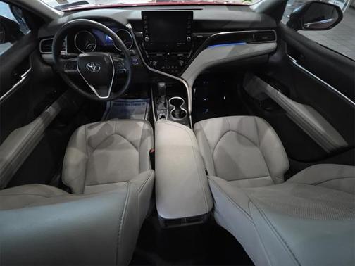 2024 Toyota Camry Hybrid XLE