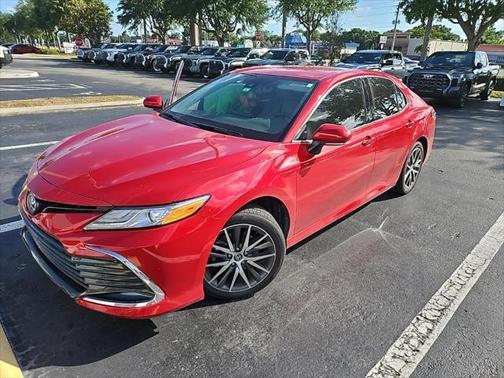 2024 Toyota Camry Hybrid XLE