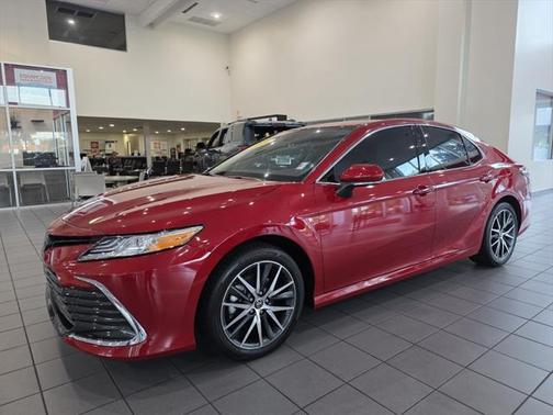 2024 Toyota Camry Hybrid XLE