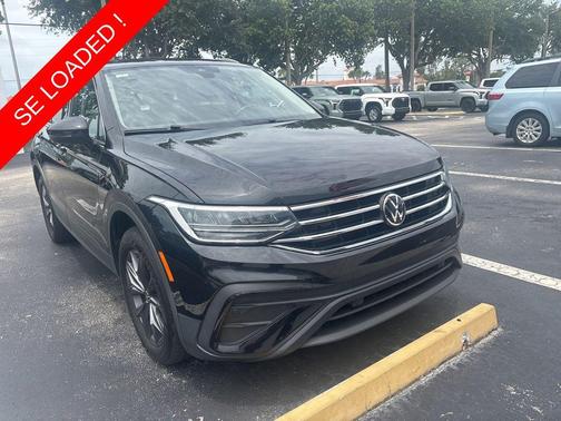 Deep Black 2024 Volkswagen Tiguan 2.0T SE