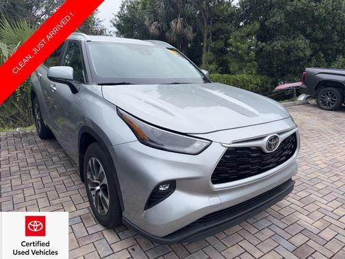 Celestial Silver Metallic 2024 Toyota Highlander XLE