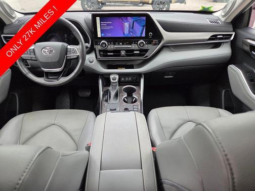 Wind Chill Pearl 2023 Toyota Highlander Limited