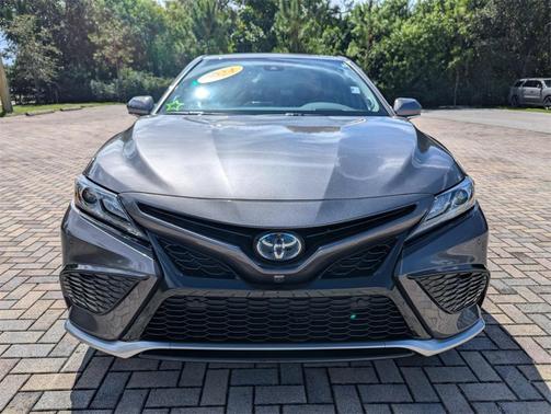 2024 Toyota Camry Hybrid SE