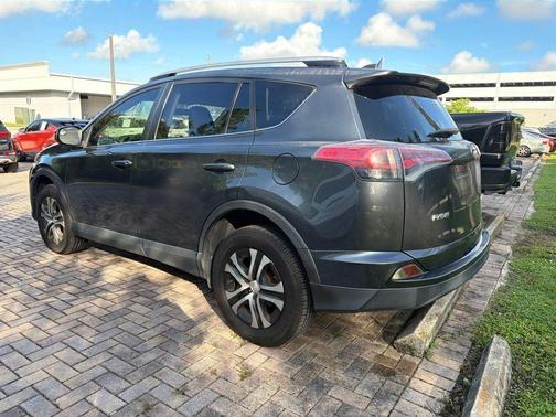 Magnetic Gray Metallic 2016 Toyota RAV4 LE